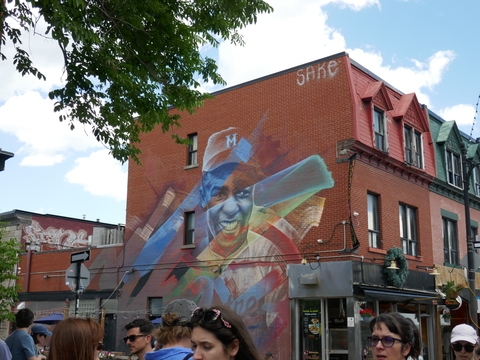 murals on st laurent boulevard