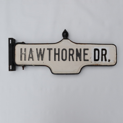 2021-03-11_1808-c16-streetsign-hawthorne-1st-gen_sq.jpg