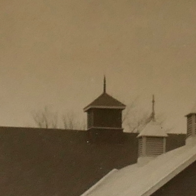 2019-10-08_1220-016-fritz-farm-barn-contrast-roof-vent.jpg