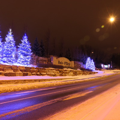 2020-01-13_1929-321-baie-durfe-entrance-christmas_sq.jpg