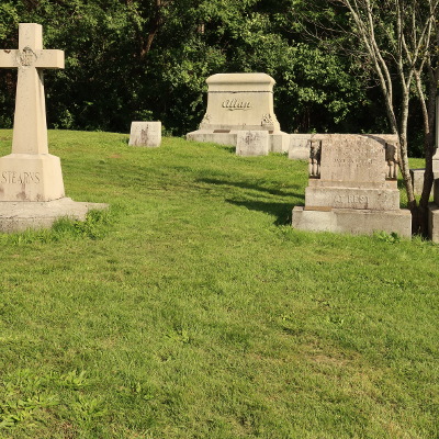 1-2020-09-04_1613-c00-mount-royal-cemetery-allan_sq.jpg