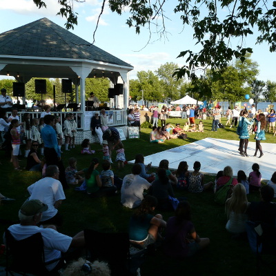 bandstand-2011-06-19_1857-623_sq.jpg